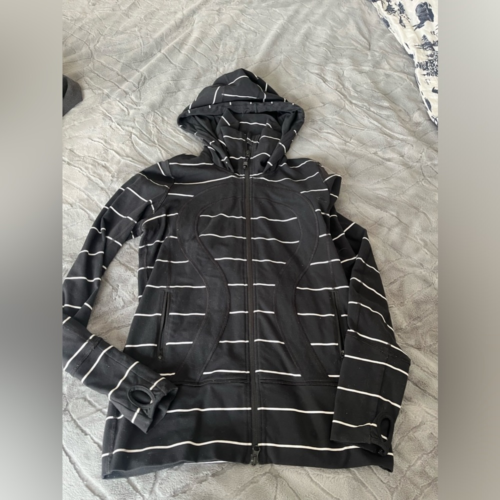 vintage lululemon top
